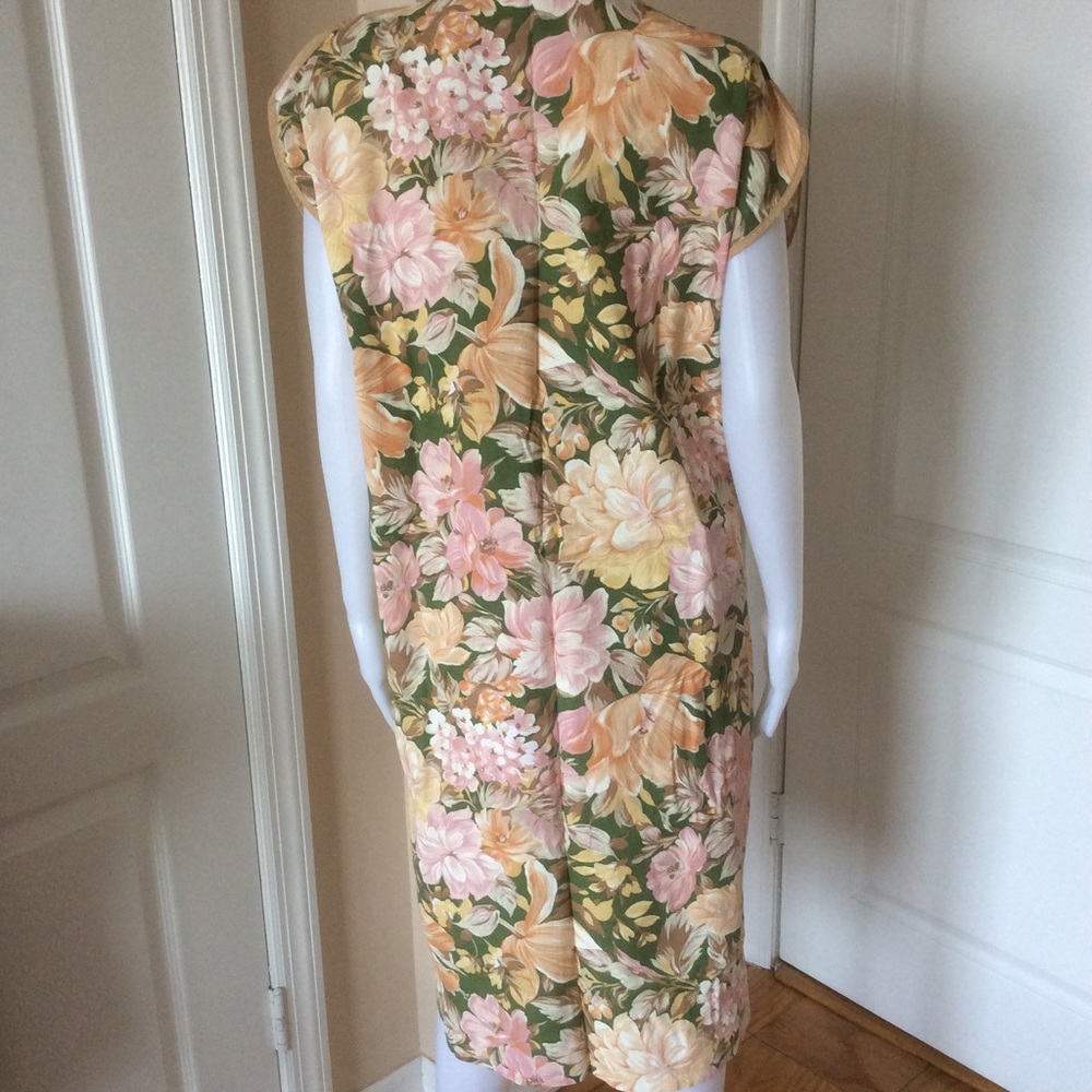Button front robe. - Picture 6 of 6